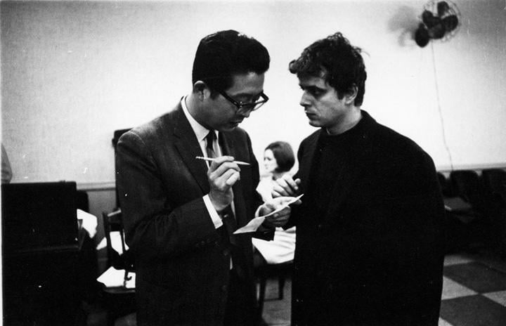 ニューヨークで英語版「世阿弥」上演の頃（1964年）、『別冊アステイオン それぞれの山崎正和』322ページより　&copy;サントリー文化財団