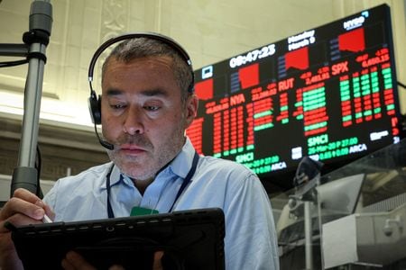 米ニューヨークのニューヨーク証券取引所。３月９日撮影（２０２６年　ロイター/Brendan McDermid）