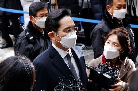 　３月２５日、賄賂などの罪で起訴された韓国サムスングループの事実上トップで、サムスン電子副会長の李在鎔被告（５２）の公判が４月２２日に延期されたことが裁判所の記録で分かった。写真はソウルえ１月撮影（２０２１年　ロイター／KIM HONG-JI）　