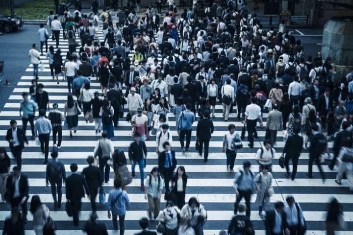 厳しい現実に正面から対峙することこそが国を愛する心ではないだろうか　bee32-iStock