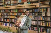 なぜ「積読」はこんなに気持ちいい？　読まない本を買い続けてしまう脳科学的な理由