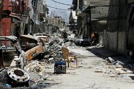 イラク首相「ISISの終焉」と宣言　北部拠点の象徴的モスク制圧