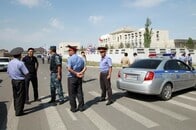 キルギスの中国大使館に自動車が突入し爆発、自爆テロか