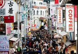 「緩やかに回復」維持、業況判断「改善」　輸出は足踏み＝10月月例報告