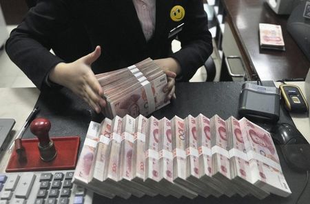 　１１月１２日、中国人民銀行が発表した１０月の新規人民元建て融資は５１３６億元（８０６億７０００万ドル）とロイターがまとめたアナリスト予想の７９８２億元を下回った。２０１４年３月撮影（２０１５年　ロイター）