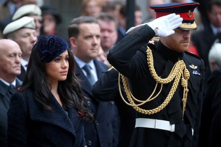 英戦没者記念日にウェストミンスター寺院を訪れたヘンリー王子とメーガン妃（11月7日）　Hannah McKay-REUTERS