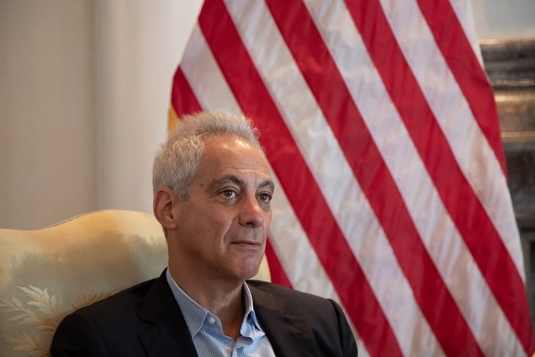 大使公邸でインタビューに応じたエマニュエル大使　HAJIME KIMURA FOR NEWSWEEK JAPAN