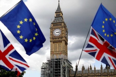 　９月２２日、ムーディーズは、英国の長期発行体格付けを「Ａａ１」から「Ａａ２」に１段階引き下げた（２０１７年　ロイター／Tolga Akmen）