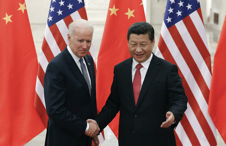 バイデンは副大統領時代、当時中国副主席だった習近平と8回も会っている（写真は2013年12月の訪中時）　REUTERS/Lintao Zhang