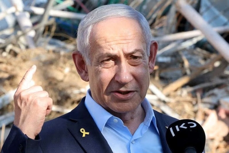 ６月２４日、イスラエルのネタニヤフ首相は数カ月にわたる政治的混乱と戦争、支持率の急落などに翻弄されてきたが、今回の対イラン攻撃の成功で国内での評価が塗り替えられる可能性が高いと見られている。イスラエル・レホボトで２０日、代表撮影（２０２５年　ロイター）
