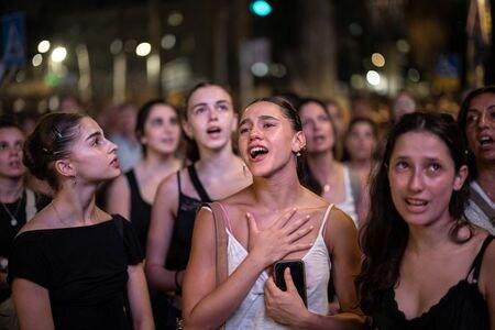 　イスラエル政府高官は１１日、パレスチナ自治区ガザの停戦に向けた最新の提案は、停戦の条件である全ての目標の達成を可能にすると述べた。テルアビブで８日撮影（２０２４年　ロイター／Marko Djurica）