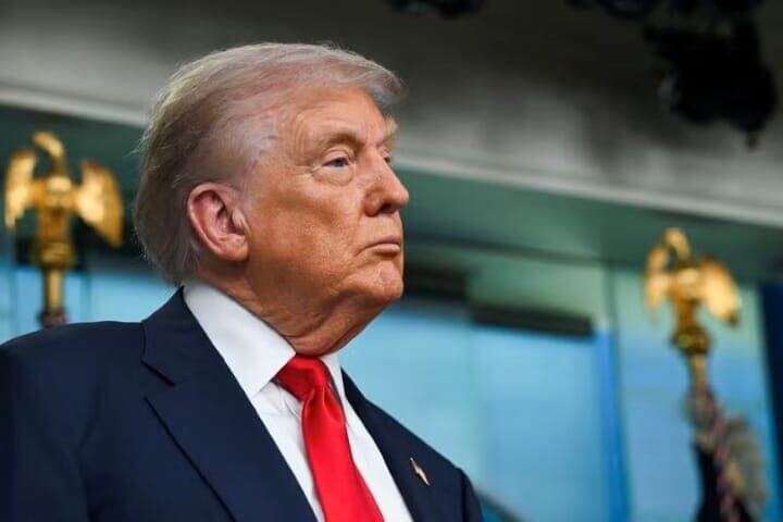 トランプ米大統領（写真）は１５日、米アラスカ州アンカレジで行ったロシアのプーチン大統領との会談で「大きな進展」があったとの認識を示した。１１日撮影（２０２５年　ロイター/Annabelle Gordon）