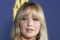 ほぼ裸、全身スケスケ...ジェニファー・ローレンス「究極の肌見せドレス」にネット騒然