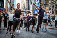 男の子だって踊るんだ！　300人で見せたバレエ愛