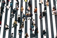 なぜ私たちは松本清張に励まされるのか？...41歳でデビューした作家が描いた「不公平な時代」を生きる人間のまがまがしい魅力