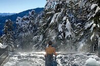 日本の温泉とロシアのバーニャが火をつけた「冬のウェルネス革命」