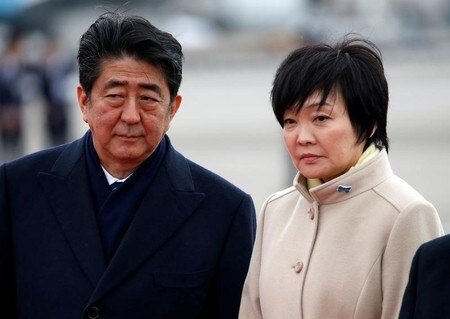 　３月１２日、安倍晋三首相は、学校法人「森友学園」への国有地売却を巡って財務省の決裁文書が書き換えられていた問題について「行政の長として責任を痛感している」と述べた。写真は羽田空港で昨年２月撮影（２０１８年　ロイター／Issei Kato）