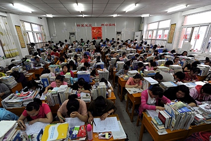 アメリカへの留学生の３分の１は中国人　STRINGER-REUTERS