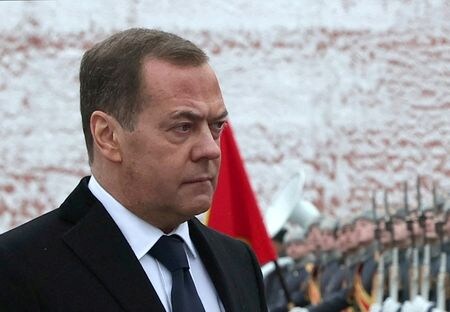 １１月１２日、ロシア前大統領のメドベージェフ安全保障会議副議長（写真）はトランプ前米大統領の返り咲きを受け、欧州の指導者らがウクライナ紛争を危険なまでにエスカレートさせようとしていると非難した。モスクワで２月代表撮影（２０２４年　ロイター）