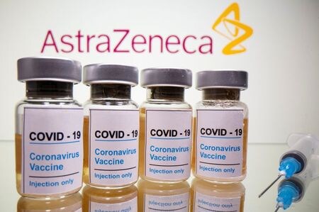 英政府は３０日、アストラゼネカとオックスフォード大学が共同開発した新型コロナワクチンを世界で初めて承認した。１０月撮影。（２０２０年　ロイター/Dado Ruvic）