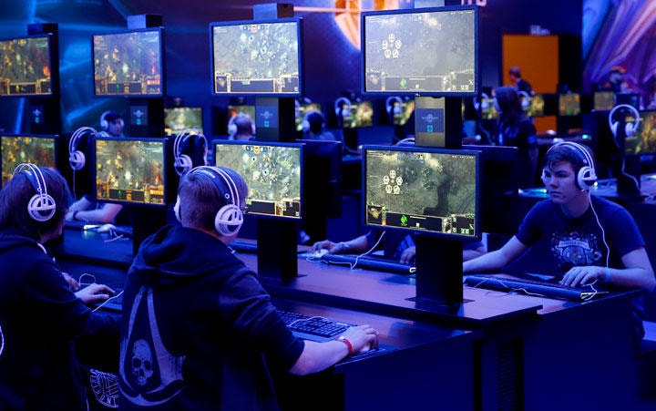 Kai Pfaffenbach-REUTERS