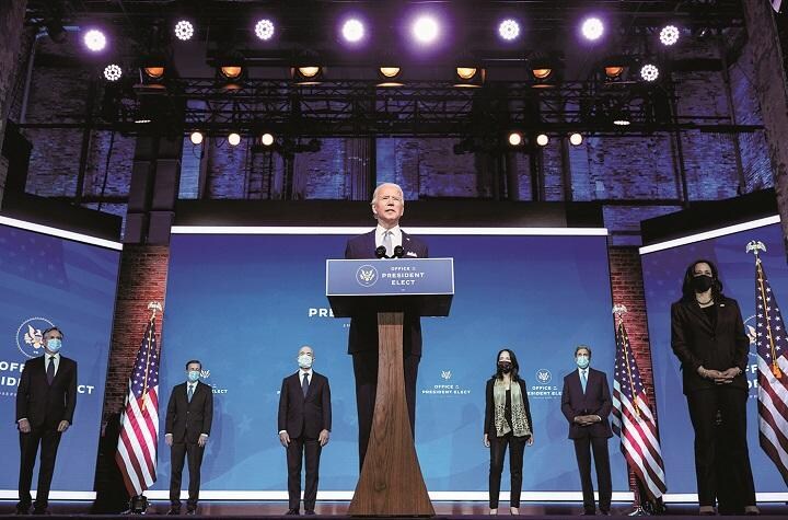 外交・安全保障担当の人事を発表するバイデン（11月24日）JOSHUA ROBERTSーREUTERS