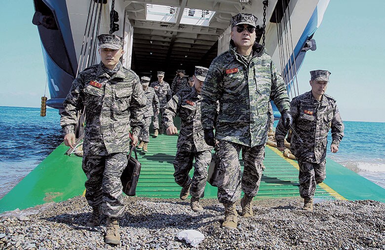 米韓合同軍事演習で行われた上陸作戦を想定した訓練　Allison Lotz-U.S. MARINE CORPS