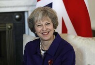 トランプ次期大統領　イギリスのメイ首相と電話会談　早期の訪米要請