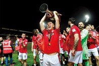 俳優が買収し、2年連続でリーグ昇格...奇跡の英古豪サッカークラブ、レクサムを知ってる？