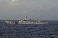 中国公船、尖閣諸島の日本領海内に2日以上滞留　中国側に厳重抗議＝加藤官房長官