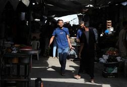 イスラエル、ガザへの商業物資搬入再開へ　税巡る対立解消