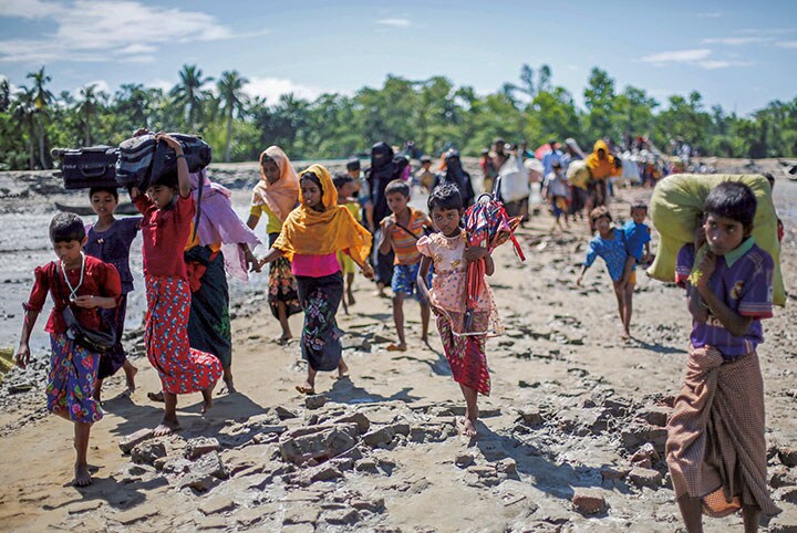 隣国バングラデシュへ逃れるロヒンギャ　Mohammad Ponir Hossain-REUTERS