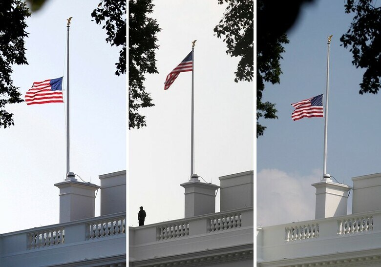 ８月２７日、米ホワイトハウスは、共和党重鎮のジョン・マケイン上院議員の死去を受け、国旗を半旗にしたり、それをまた戻したりした揚げ句、再び半旗に戻した。写真左は２６日朝、ワシントンのホワイトハウスで半旗掲揚された米国旗。同中央はそれから２４時間もたたない２７日、元の最上位に戻された国旗。同右は２７日午後、再び半旗掲揚された国旗（２０１８年　ロイター/Joshua Roberts, Kevin Lamarque and Leah Millis）