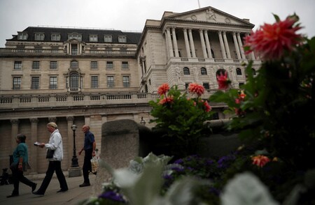 　９月１４日、イングランド銀行（英中央銀行、ＢＯＥ）は１４日、政策金利を０．２５％に据え置くことを予想通り決定した。写真は英中銀、８月ロンドンで撮影（２０１７年　ロイター／Hannah McKay）