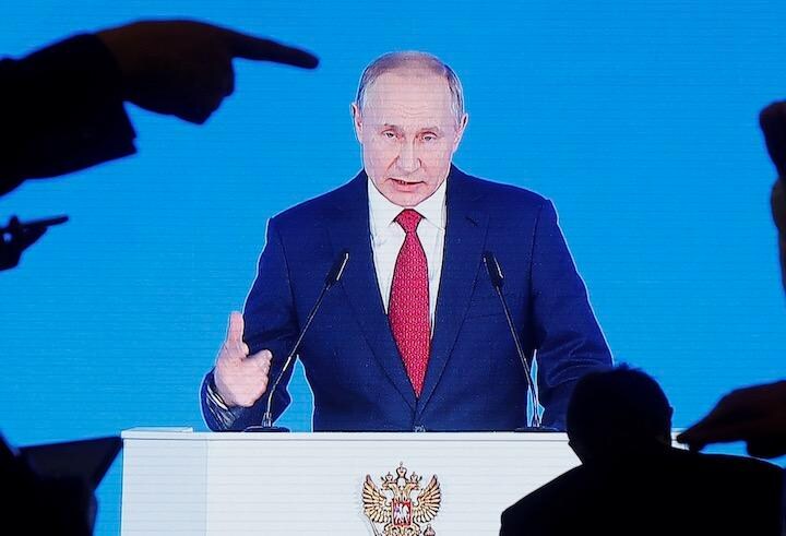 ロシアのネット世論操作は（否認、歪曲、混乱、諦念）といったテクニックを用いるという......  REUTERS/Maxim Shemetov/File Photo