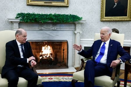 　バイデン米大統領は９日、ドイツのショルツ首相とホワイトハウスで会談し、ウクライナや中東情勢を巡り協議した。ワシントンで撮影（２０２４年　ロイター／Evelyn Hockstein）