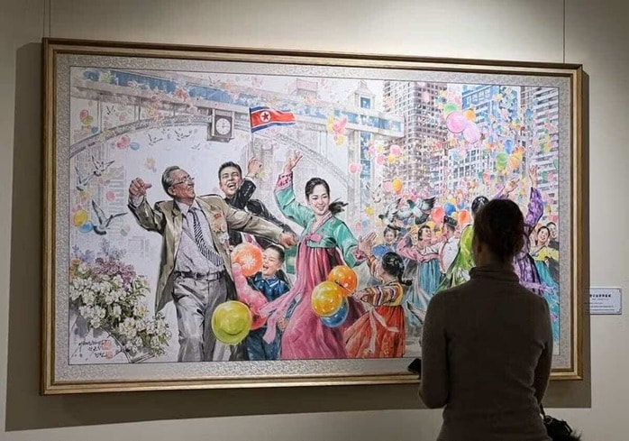 北朝鮮の英雄を描く「社会主義リアリズム」美術展、モスクワで開催中