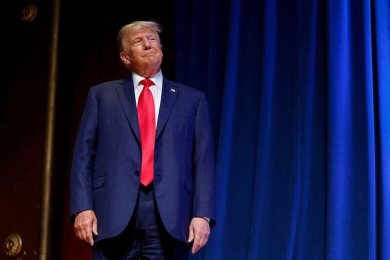 ロイター／イプソスによる世論調査で、共和党支持者の大多数が連邦当局によるトランプ氏起訴を政治的な動機によるものと考えていることが分かった。写真は10日、米ノースカロライナ州グリーンスボローで開かれた共和党の集会に出席するトランプ氏（2023年　ロイター/Jonathan Drake）