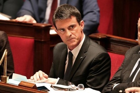 　５月２日、フランスのバルス首相は、政府系造船企業ＤＣＮＳ社が共同開発相手に選ばれたオーストラリアの次期潜水艦をめぐり、すべての潜水艦がオーストラリアで建造されると述べた。写真はパリで４月撮影（２０１６年　ロイター/Charles Platiau）