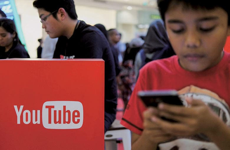 子供たちを守るためのYouTubeの取り組みは苦戦を強いられている　BEAWIHARTA-REUTERS