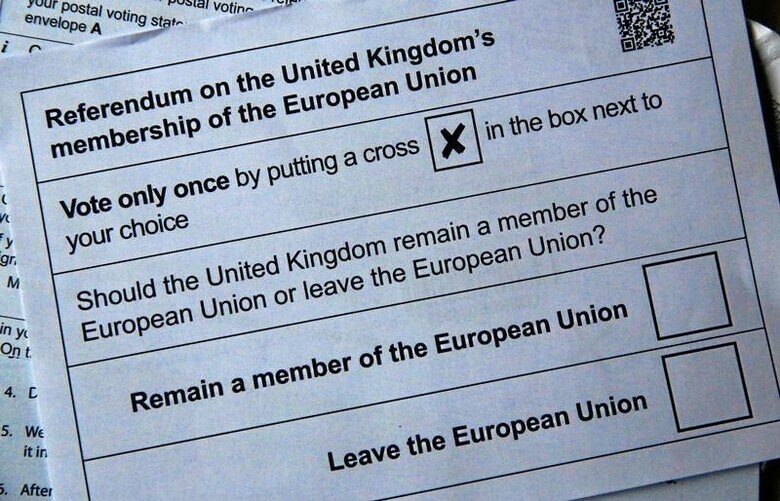６月６日、ＥＵ離脱の是非を問う英国の国民投票が迫る中、英銀大手が投票後の顧客対応策を本格化させている。写真は２３日の投票用紙。１日撮影。（２０１６年　ロイター／ Russell Boyce）