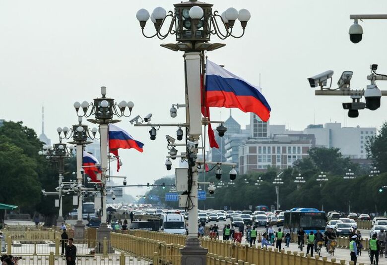 写真はプーチン露大統領訪問前の天安門広場。中国・北京で５月撮影。REUTERS/Maxim Shemetov