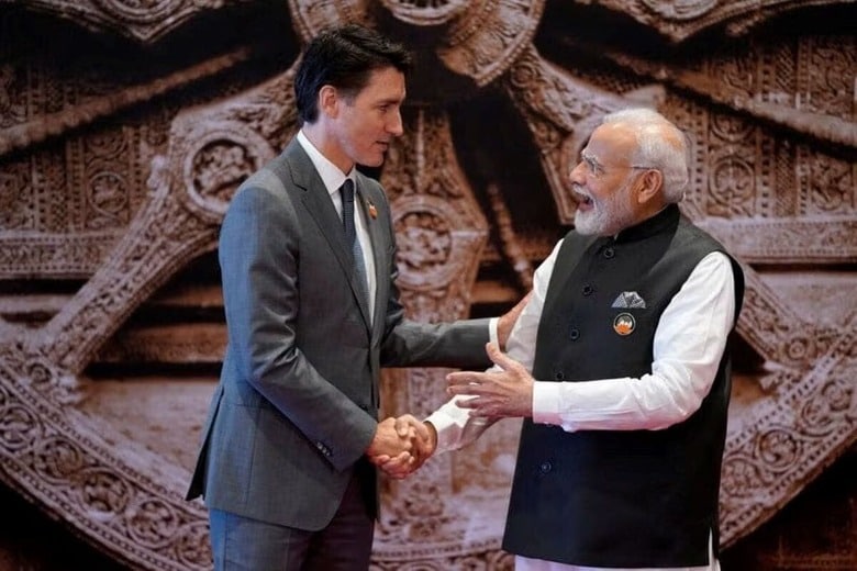 インドのモディ首相とカナダのトルドー首相にとって、両国の関係悪化は当面政治的なプラスに働く可能性があるとの見方を複数の専門家が示した。写真はニューデリーにて２０２３年９月に撮影したトルドー首相とモディ首相（２０２４年　ロイター/Evan Vucci）