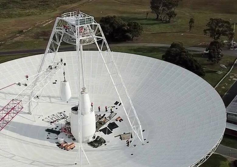 キャンベラ深宇宙通信施設の直径70メートルの大型パラボラアンテナ　Credits: CSIRO