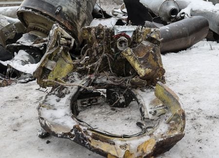 ウクライナ検察当局は７日、昨年１２月下旬から今年２月下旬までにロシアが発射した北朝鮮製の弾道ミサイル約５０発のうち、回収できた２１発の残骸を調査したと発表した。１月撮影（２０２４年　ロイター/Vyacheslav Madiyevskyy）