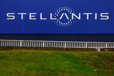 欧米自動車大手ステランティスは１９日、ロシア工場での操業停止を発表した。物流の問題と対ロシア制裁が理由。写真は２月１日、パリ近郊のヴェリジー＝ヴィラクブレー で撮影（２０２２年　ロイター/Gonzalo Fuentes）