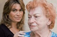 母親へのストレスが鬱病のもとに...癒しか悩みの種か母娘関係