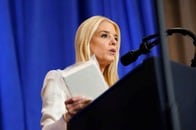 マスクへの不満、テスラ施設への攻撃...ボンディ米司法長官が「国内テロ」と非難