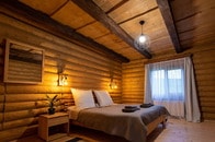 【動画】「不気味すぎる」「昨日までなかった...」ホテルの天井に突如出現した「奇妙な集合体」にネット戦慄