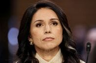 ギャバード米情報長官が辞意、「夫が闘病」　事実上更迭との見方も
